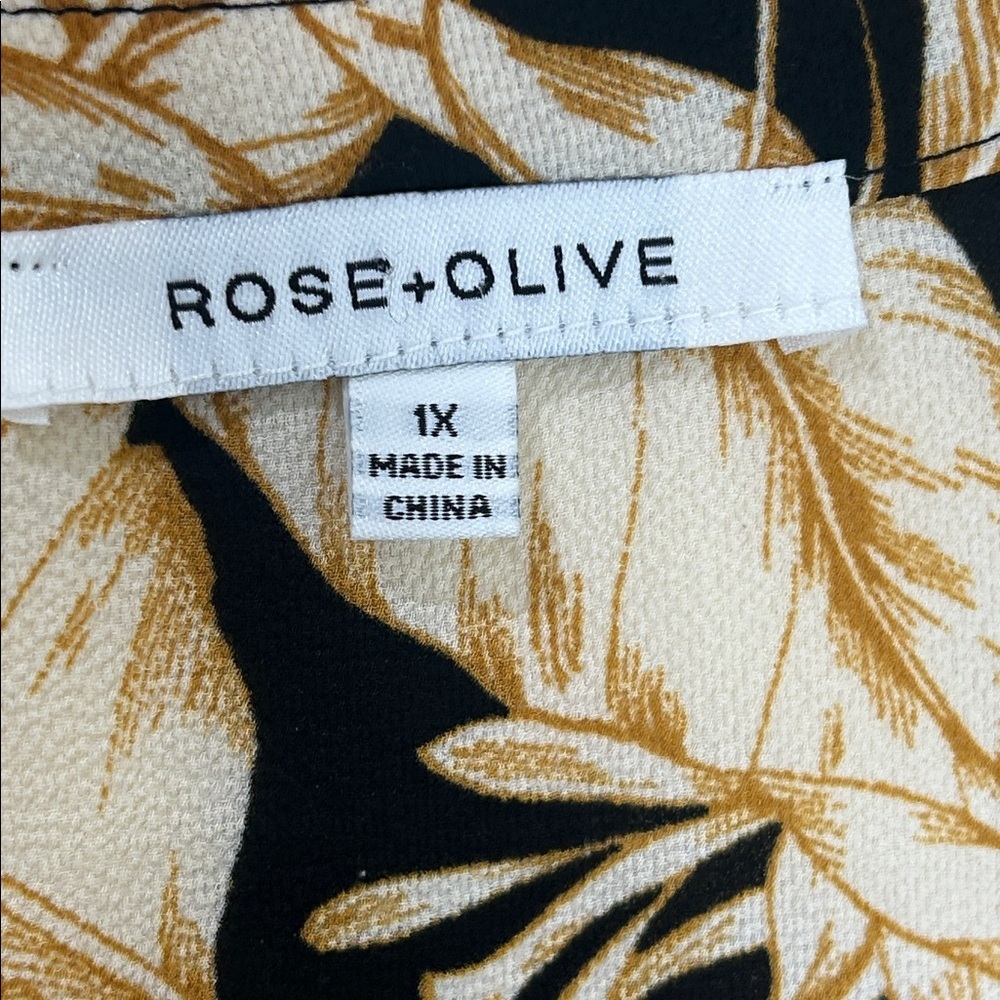 ROSE + OLIVE Black Ivory Smocked Floral Print Flutter Sleeve Blouse Size 1X - Picture 5 of 16